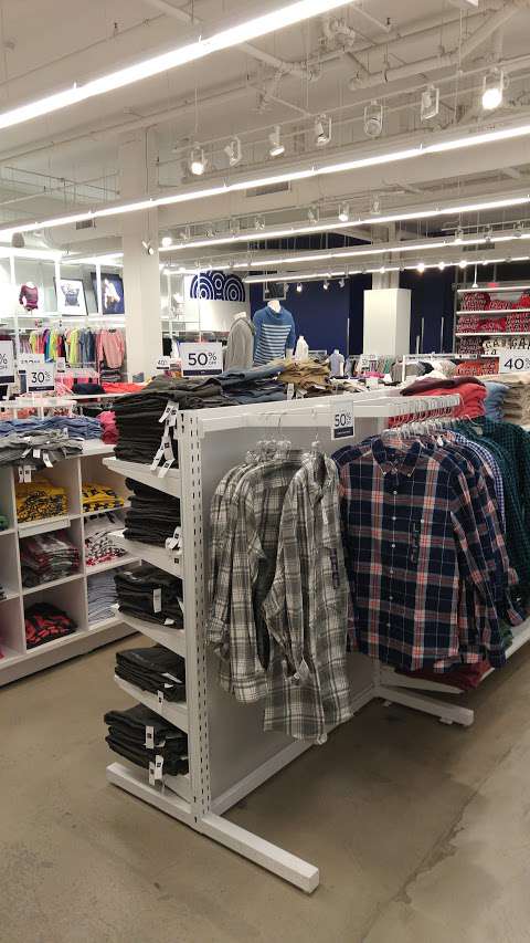 Gap Outlet